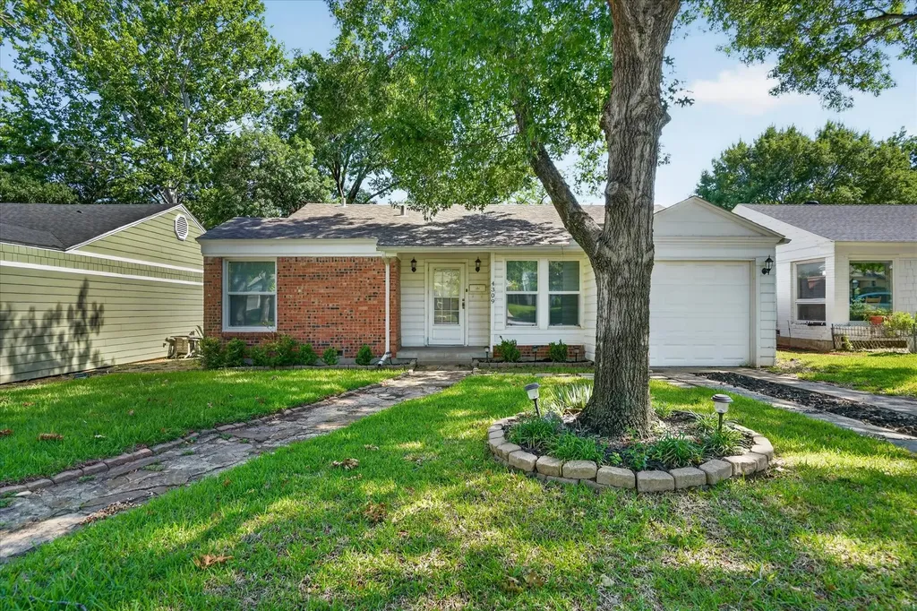 4309 Curzon Avenue Fort Worth TX 76107