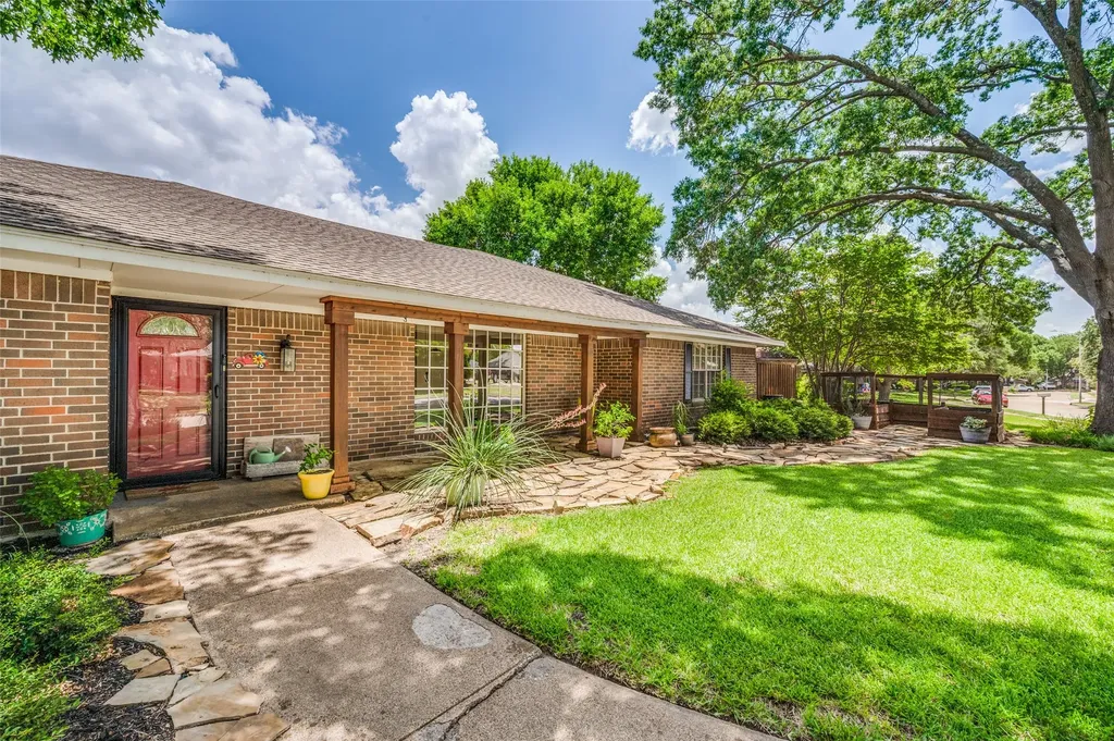 2525 Eucalyptus Drive Plano TX 75075