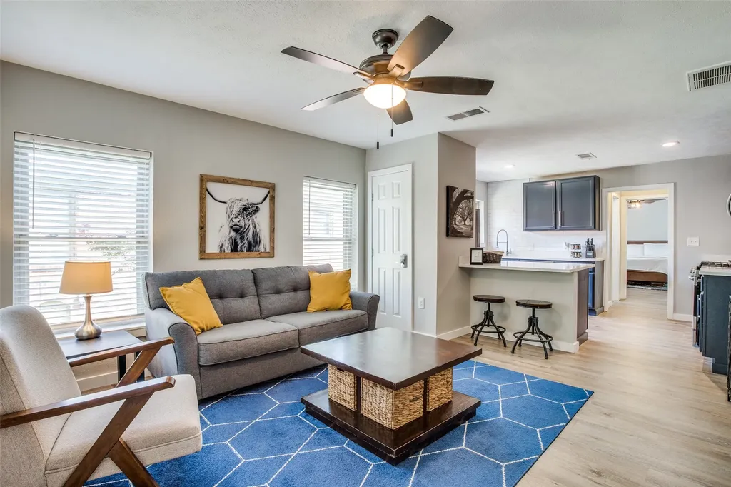 410 N Oak Cliff Boulevard Dallas TX 75208