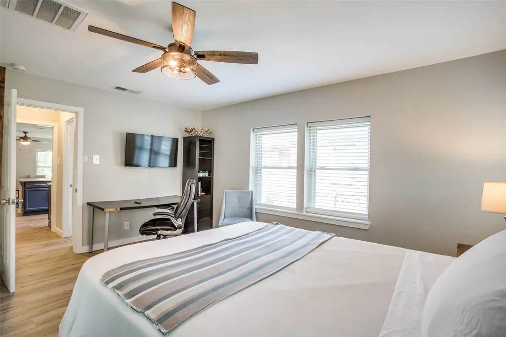 410 N Oak Cliff Boulevard Dallas TX 75208