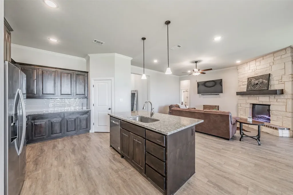 2230 County Road 2360 Decatur TX 76234