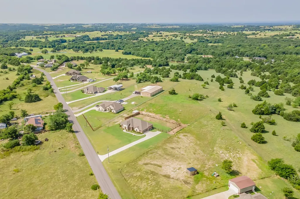 2230 County Road 2360 Decatur TX 76234