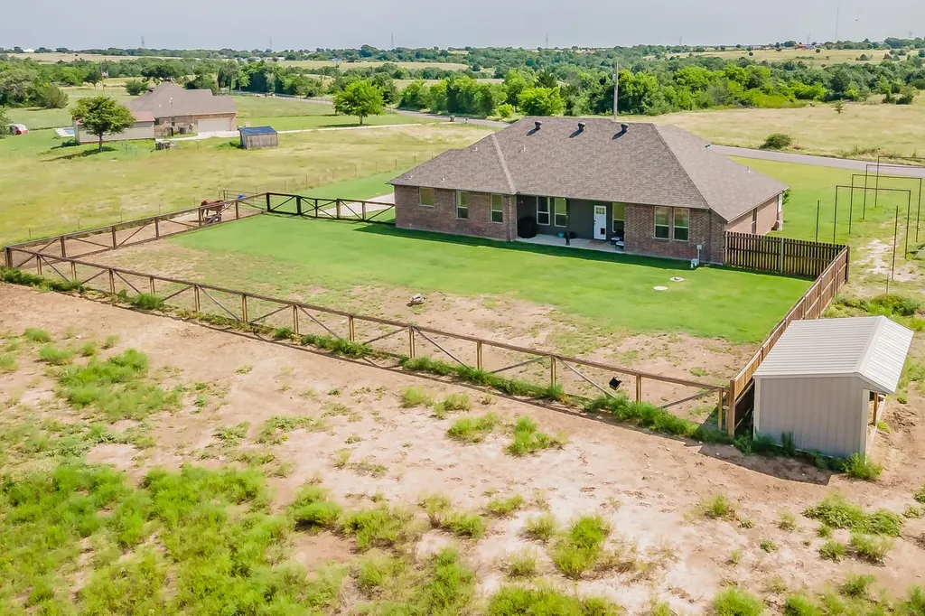 2230 County Road 2360 Decatur TX 76234