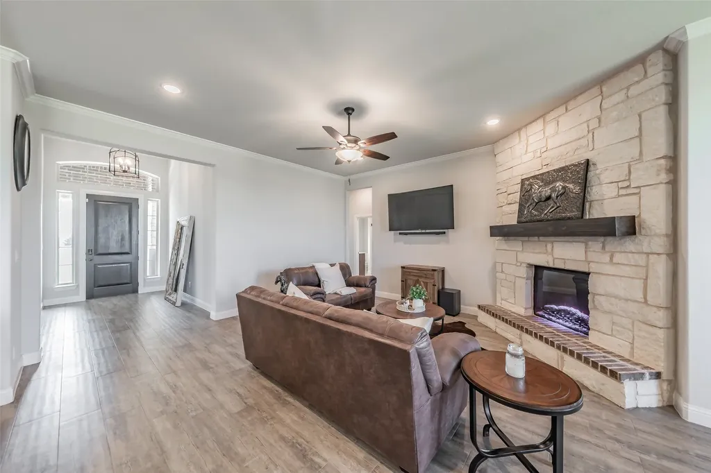 2230 County Road 2360 Decatur TX 76234