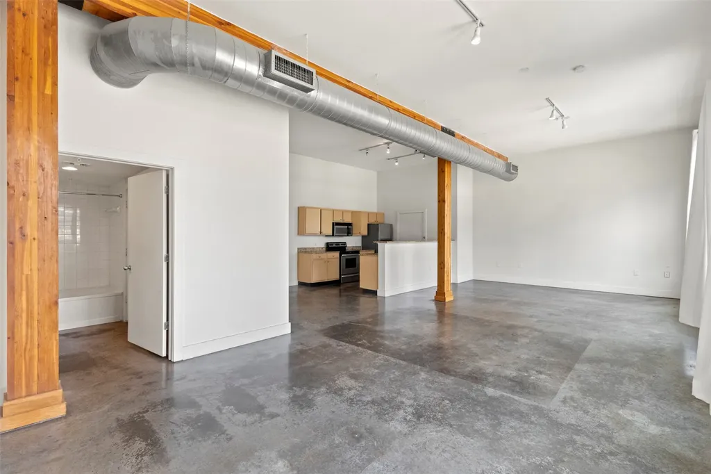 2502 Live Oak Street Dallas TX 75204