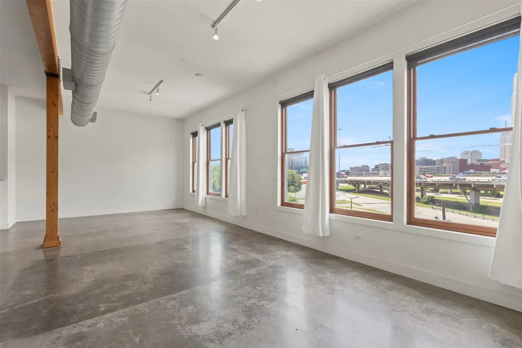 2502 Live Oak Street Dallas TX 75204