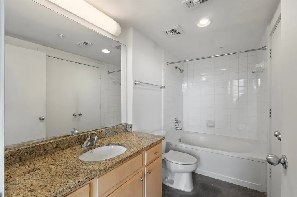 2502 Live Oak Street Dallas TX 75204