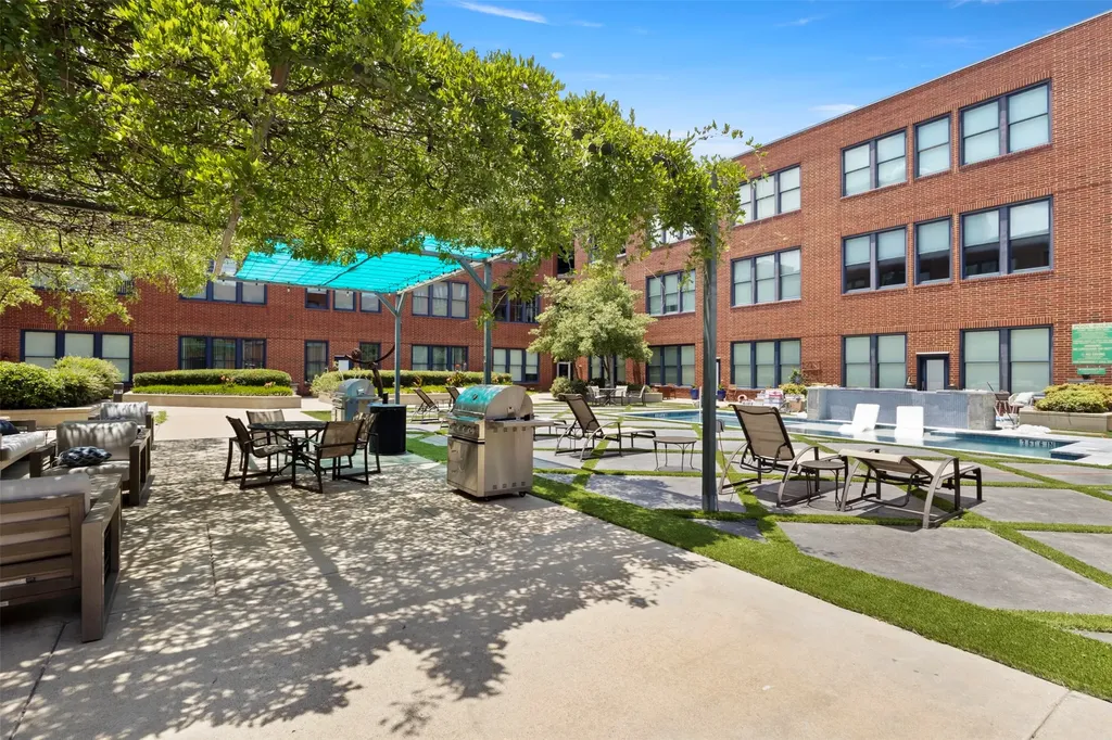 2502 Live Oak Street Dallas TX 75204