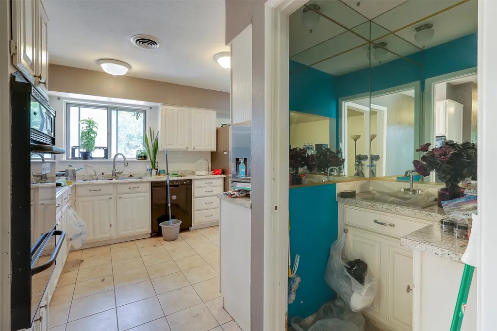 7001 Overhill Road Fort Worth TX 76116
