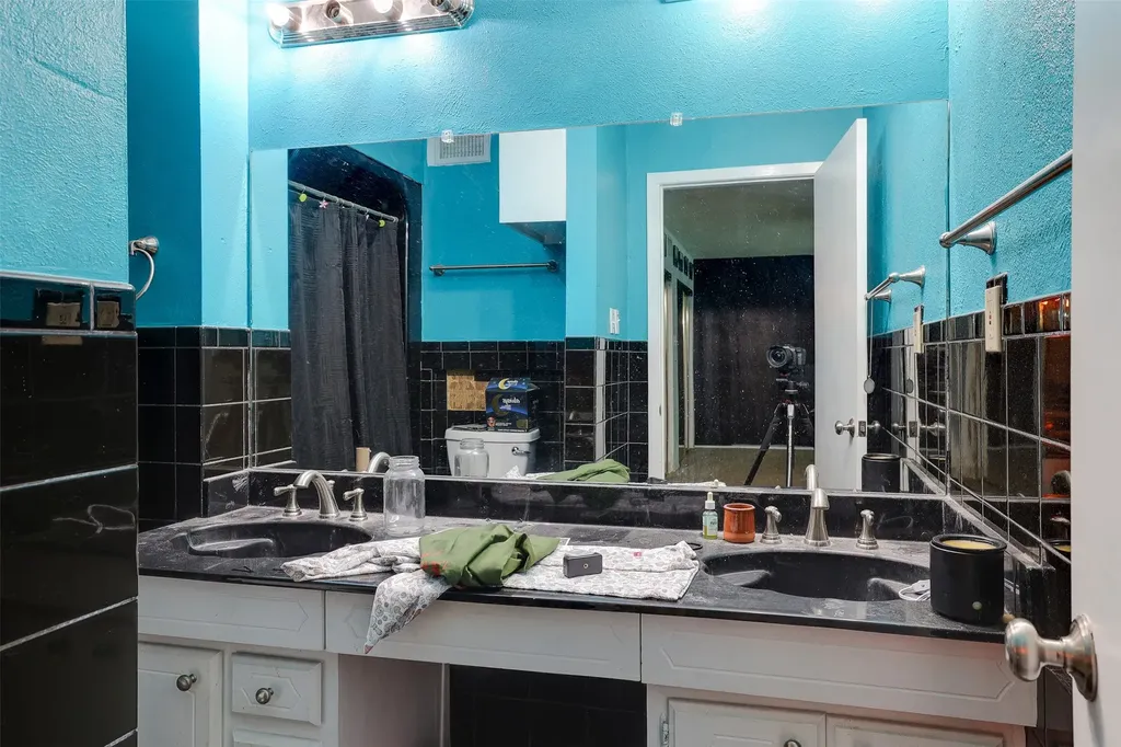 7001 Overhill Road Fort Worth TX 76116