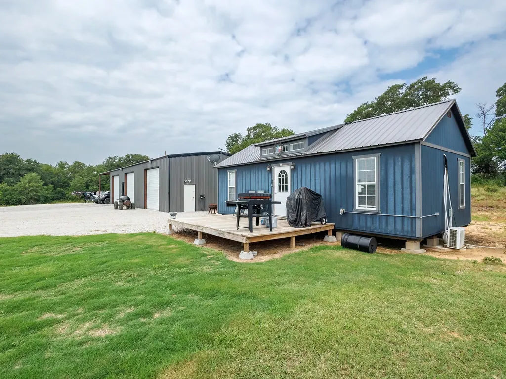 3105 Highway 2861 Comanche TX 76442