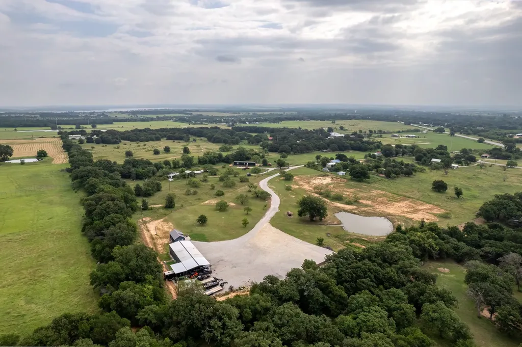 3105 Highway 2861 Comanche TX 76442