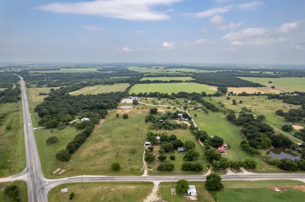 3105 Highway 2861 Comanche TX 76442