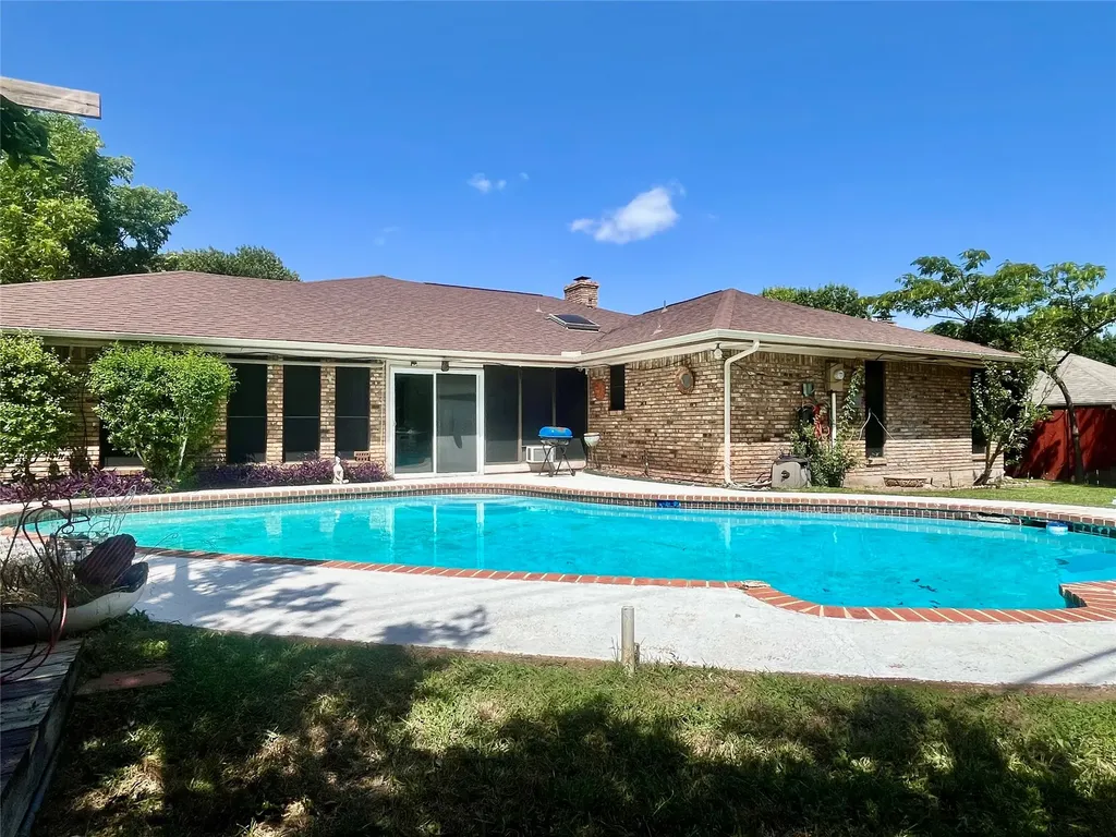 1826 Green Tree Lane Duncanville TX 75137