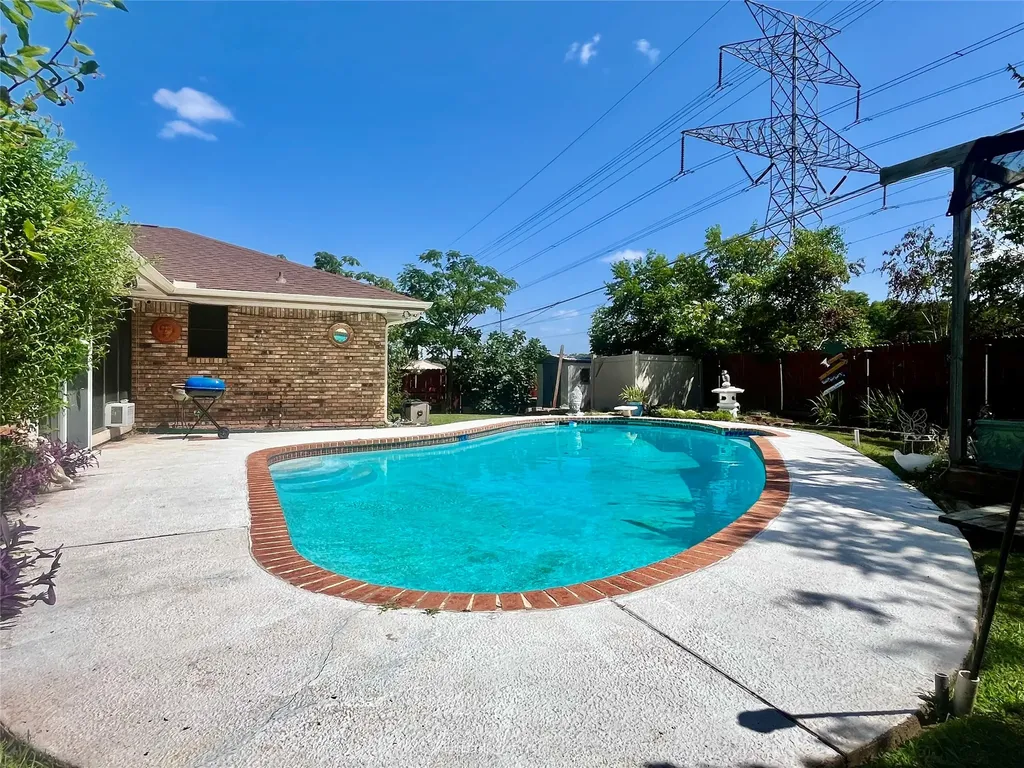 1826 Green Tree Lane Duncanville TX 75137