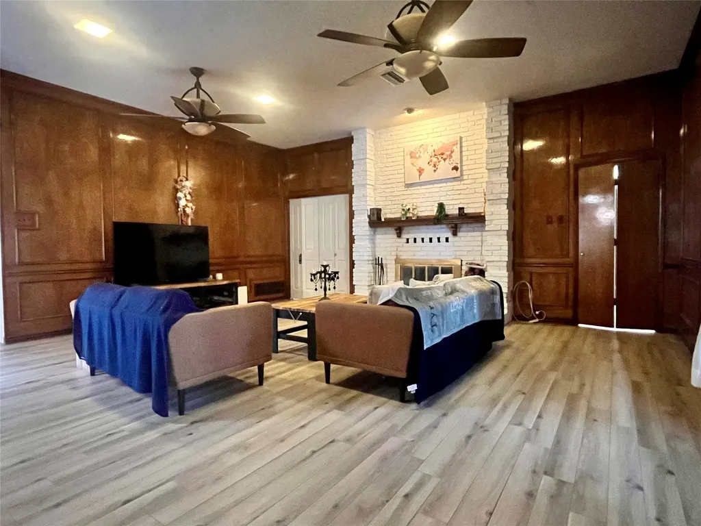 1826 Green Tree Lane Duncanville TX 75137