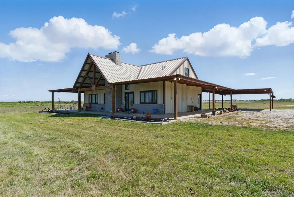 1359 Cr 195 Gorman TX 76454