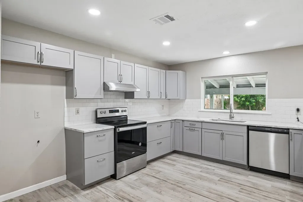 3049 Ravine Trail Carrollton TX 75007