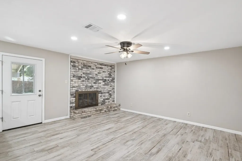 3049 Ravine Trail Carrollton TX 75007
