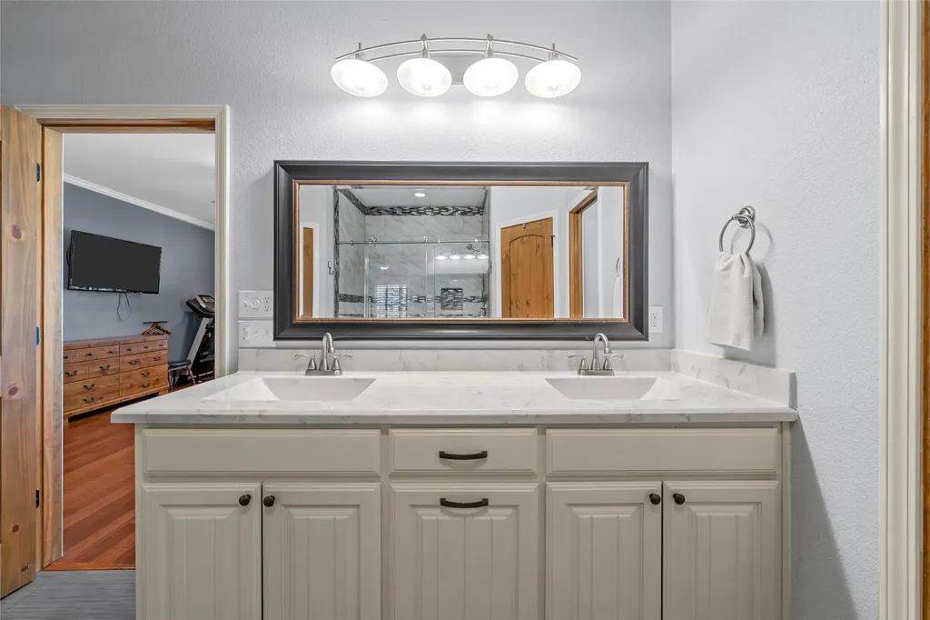 586 Fm 1242 Abbott TX 76621