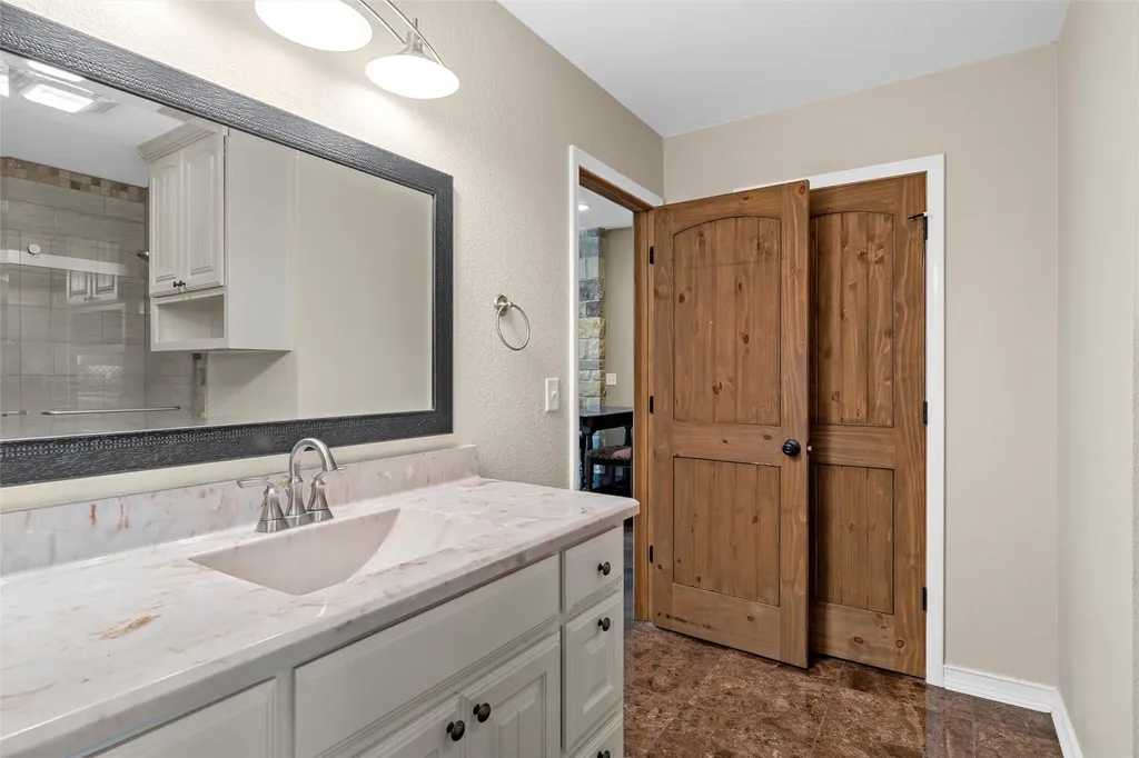586 Fm 1242 Abbott TX 76621