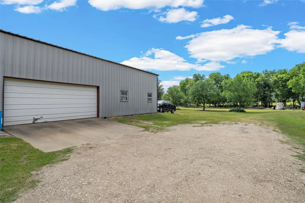 586 Fm 1242 Abbott TX 76621