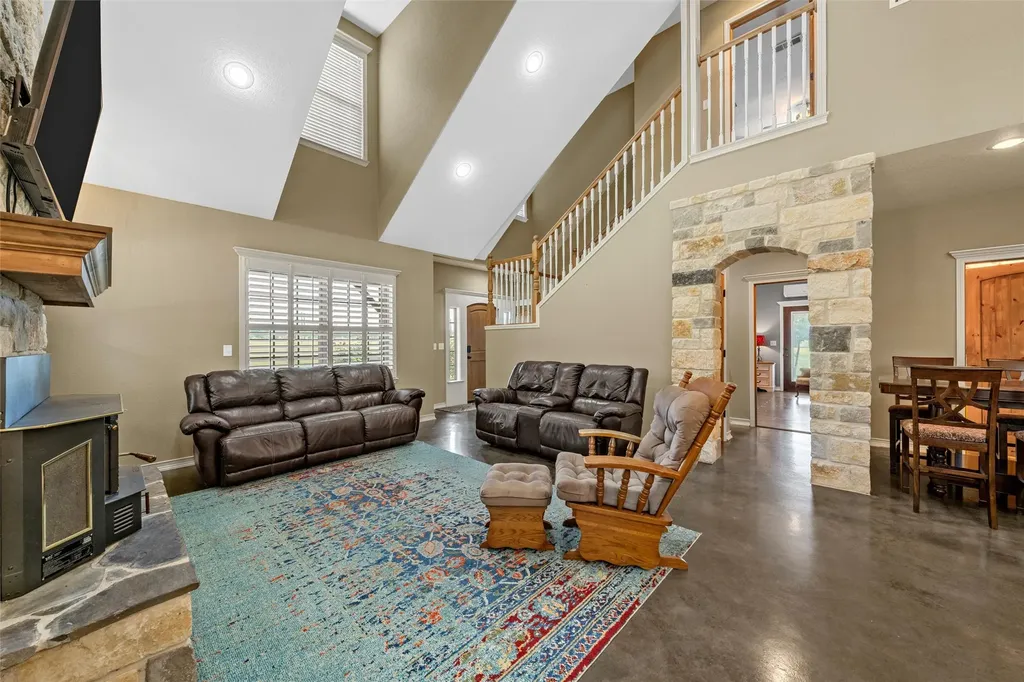 586 Fm 1242 Abbott TX 76621