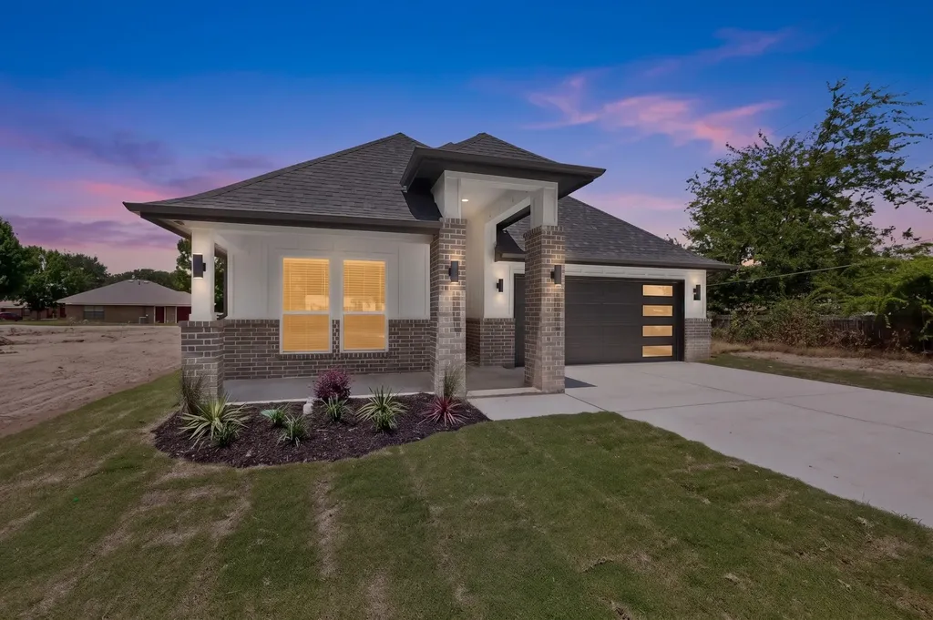 205 Boone Street Edgewood TX 75117