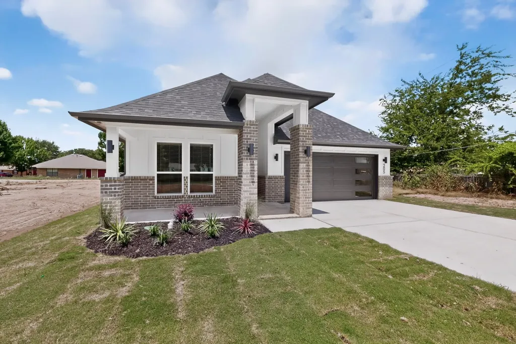 205 Boone Street Edgewood TX 75117