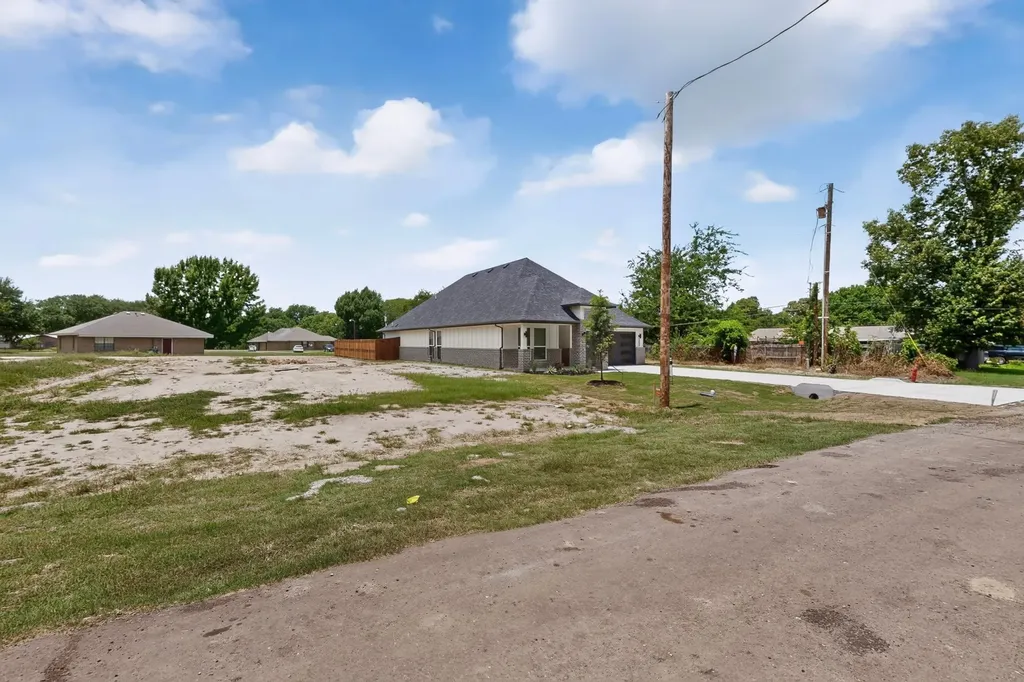 205 Boone Street Edgewood TX 75117
