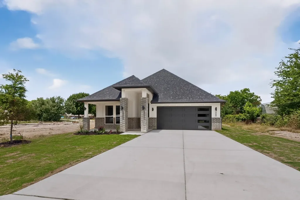 205 Boone Street Edgewood TX 75117