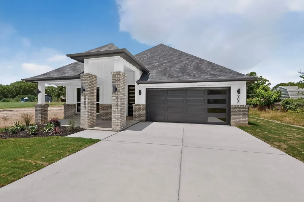 205 Boone Street Edgewood TX 75117