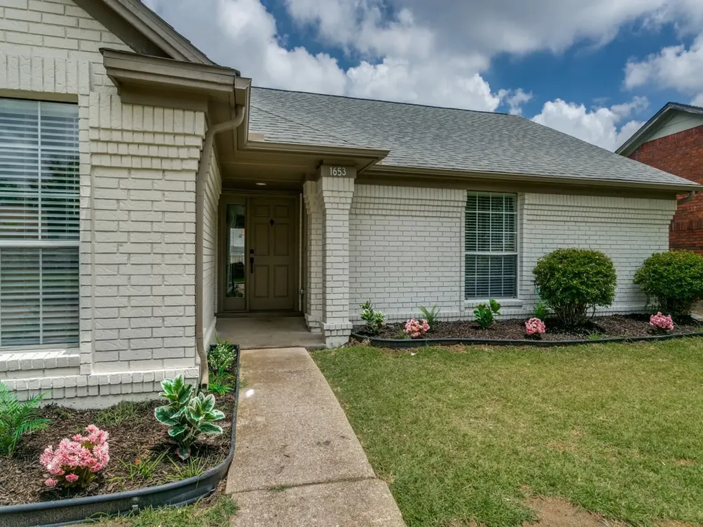 1653 Crosshaven Drive Lewisville TX 75077