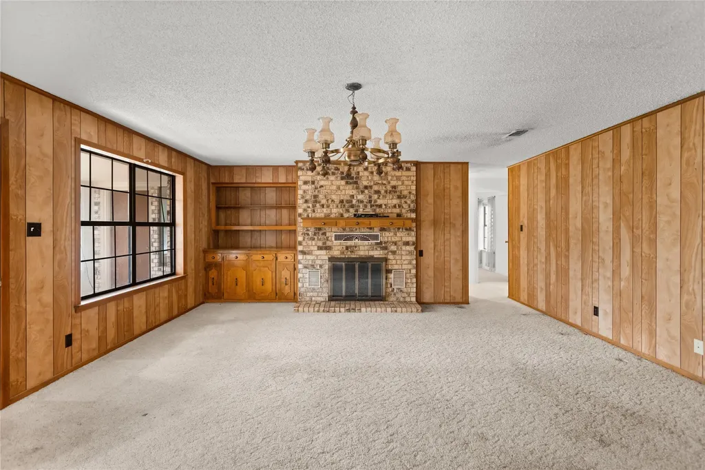209 N Harrison Street Roxton TX 75477