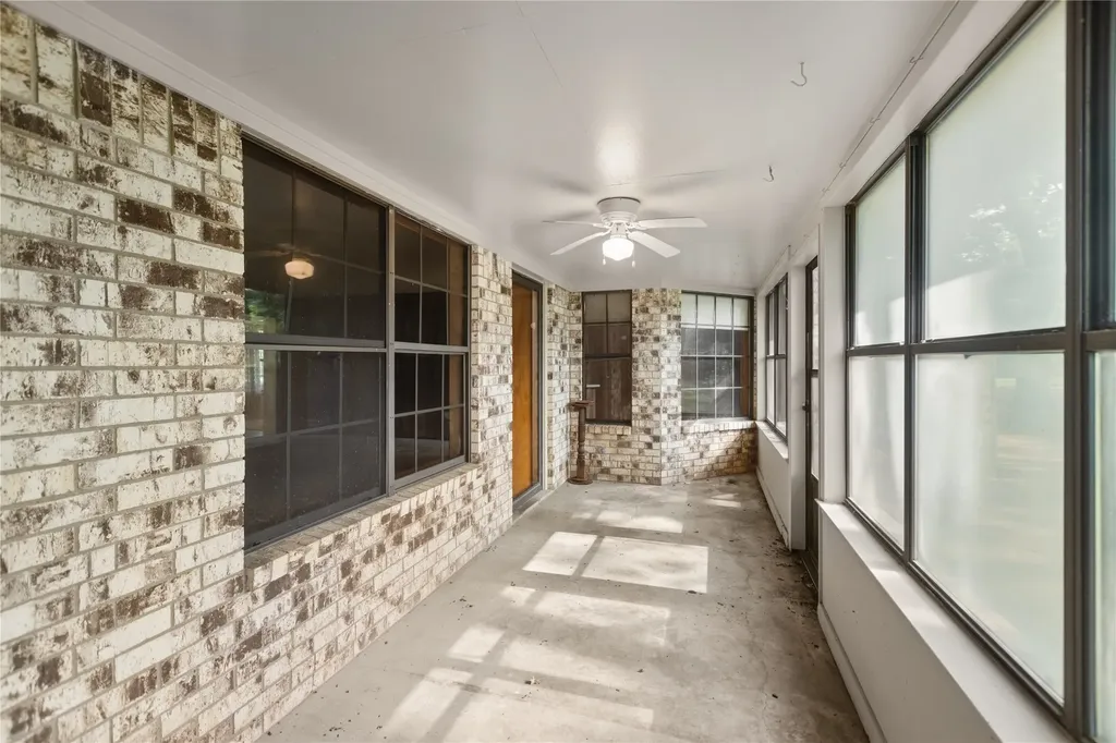 209 N Harrison Street Roxton TX 75477