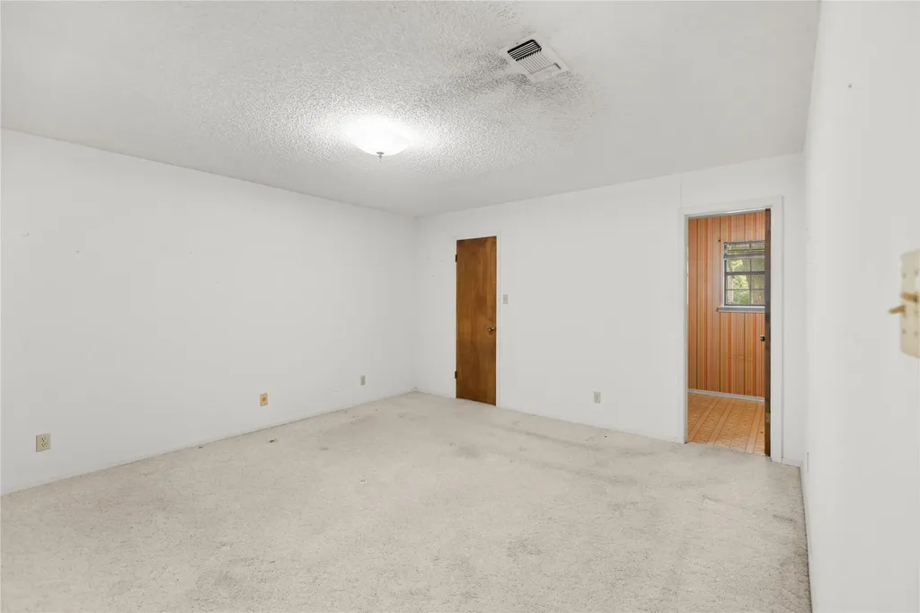 209 N Harrison Street Roxton TX 75477