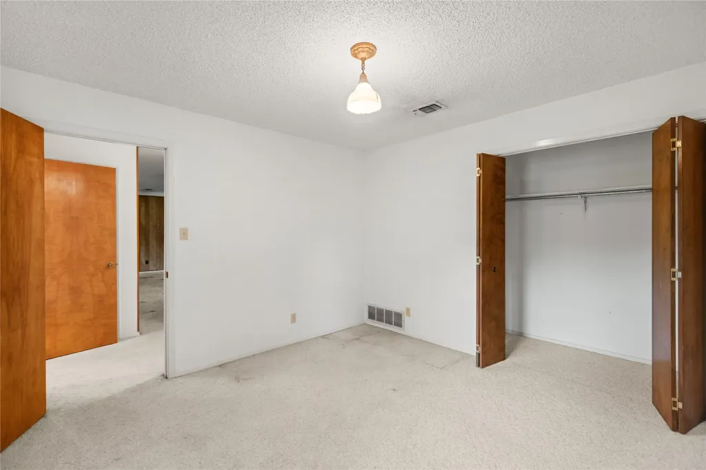 209 N Harrison Street Roxton TX 75477