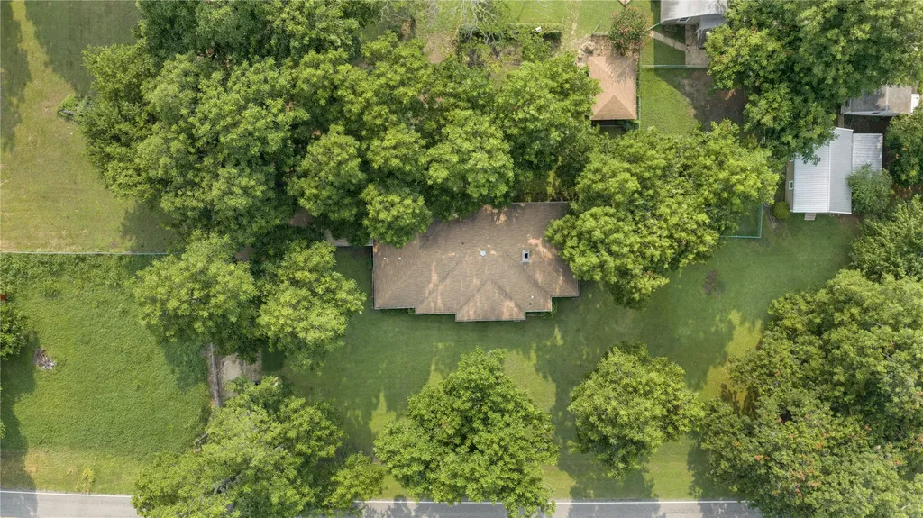 209 N Harrison Street Roxton TX 75477