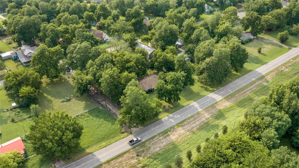 209 N Harrison Street Roxton TX 75477