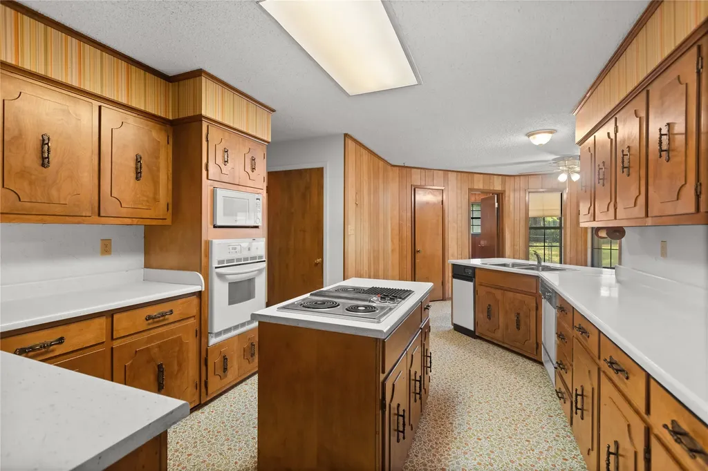 209 N Harrison Street Roxton TX 75477