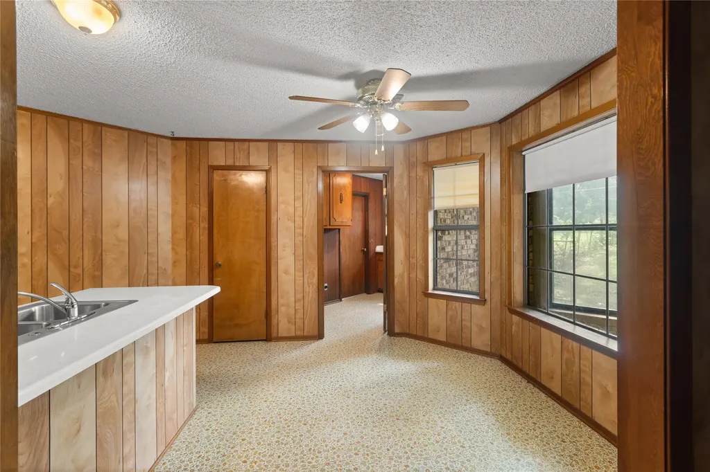 209 N Harrison Street Roxton TX 75477