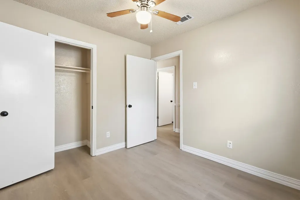 2526 Lido Lane Arlington TX 76015