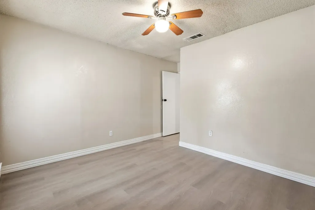2526 Lido Lane Arlington TX 76015