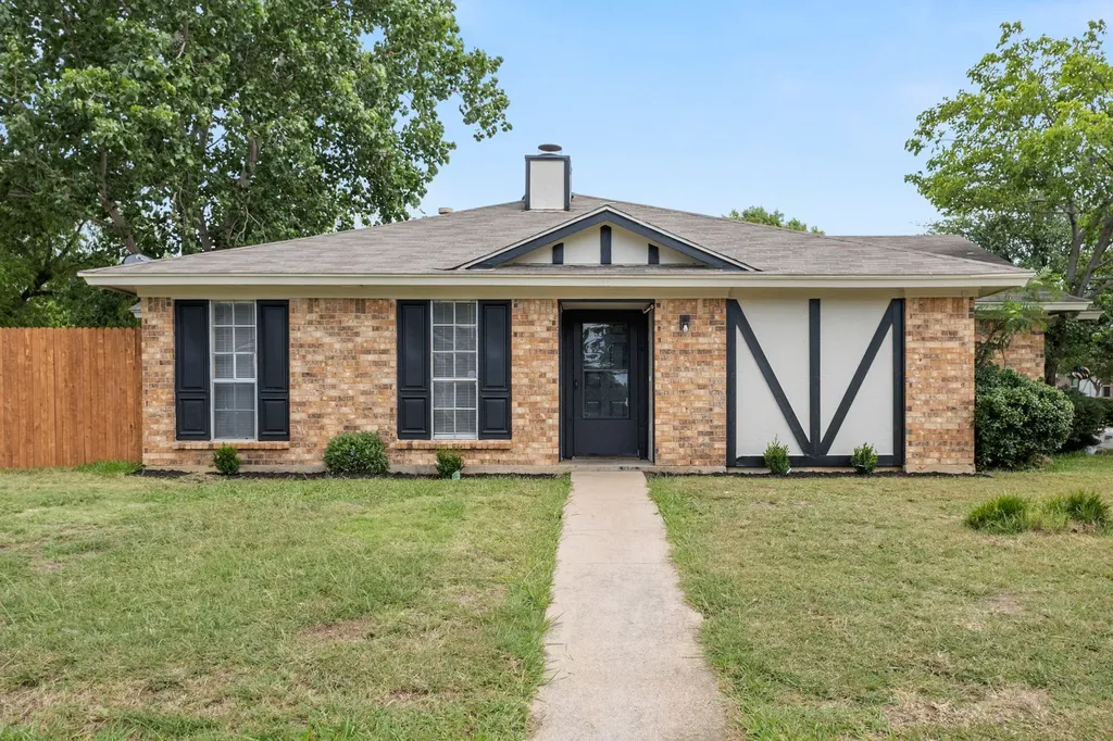 2526 Lido Lane Arlington TX 76015
