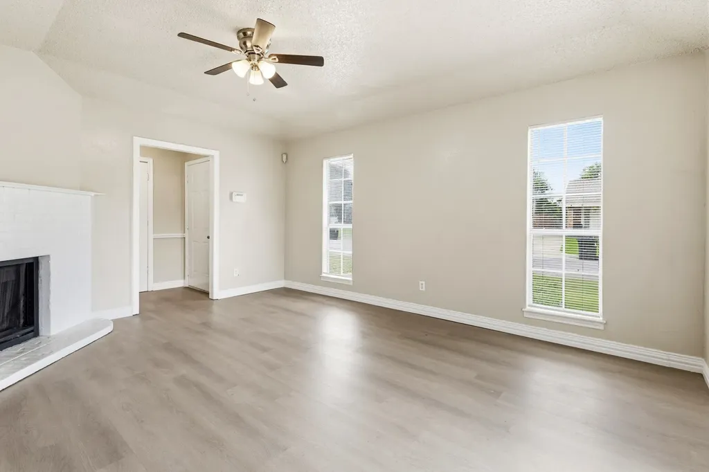 2526 Lido Lane Arlington TX 76015