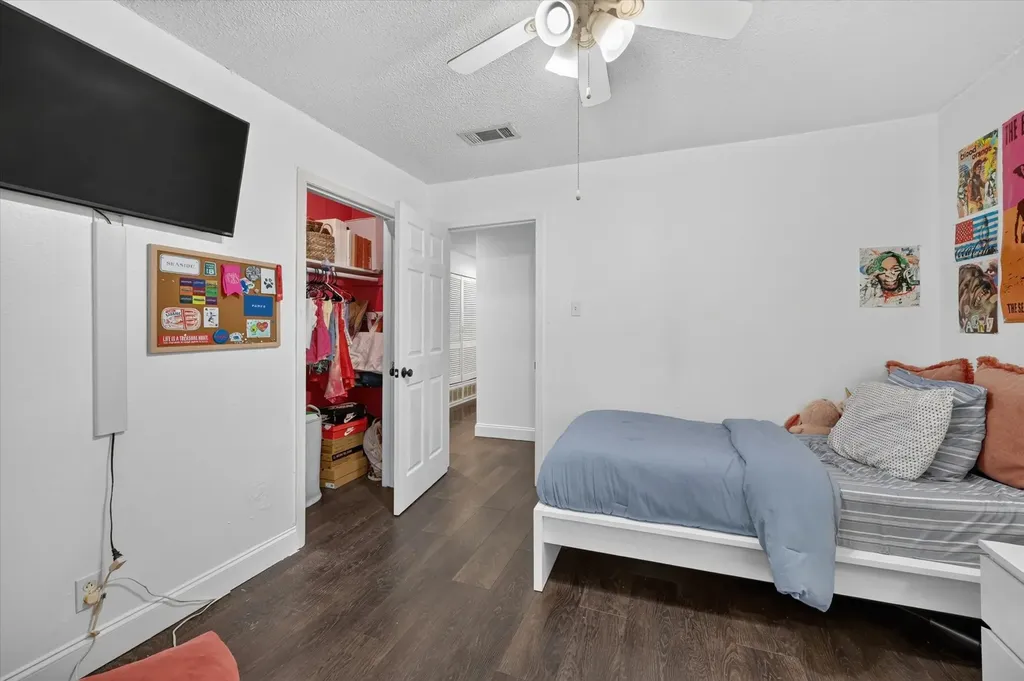 8920 Kincaid Drive Benbrook TX 76116