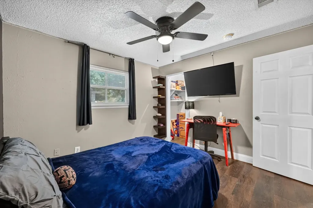 8920 Kincaid Drive Benbrook TX 76116
