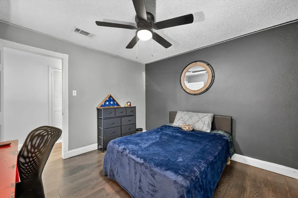 8920 Kincaid Drive Benbrook TX 76116