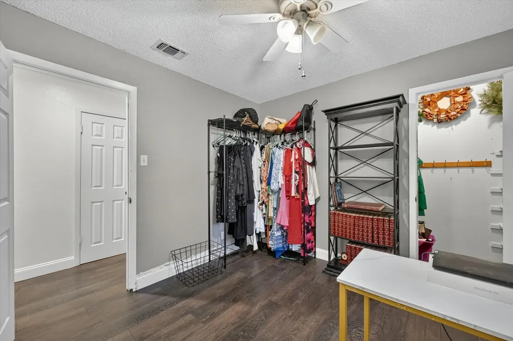 8920 Kincaid Drive Benbrook TX 76116