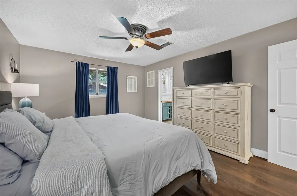 8920 Kincaid Drive Benbrook TX 76116